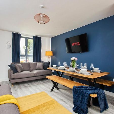 Fabulous 5 Bed House W Parking Villa Manchester Exterior photo